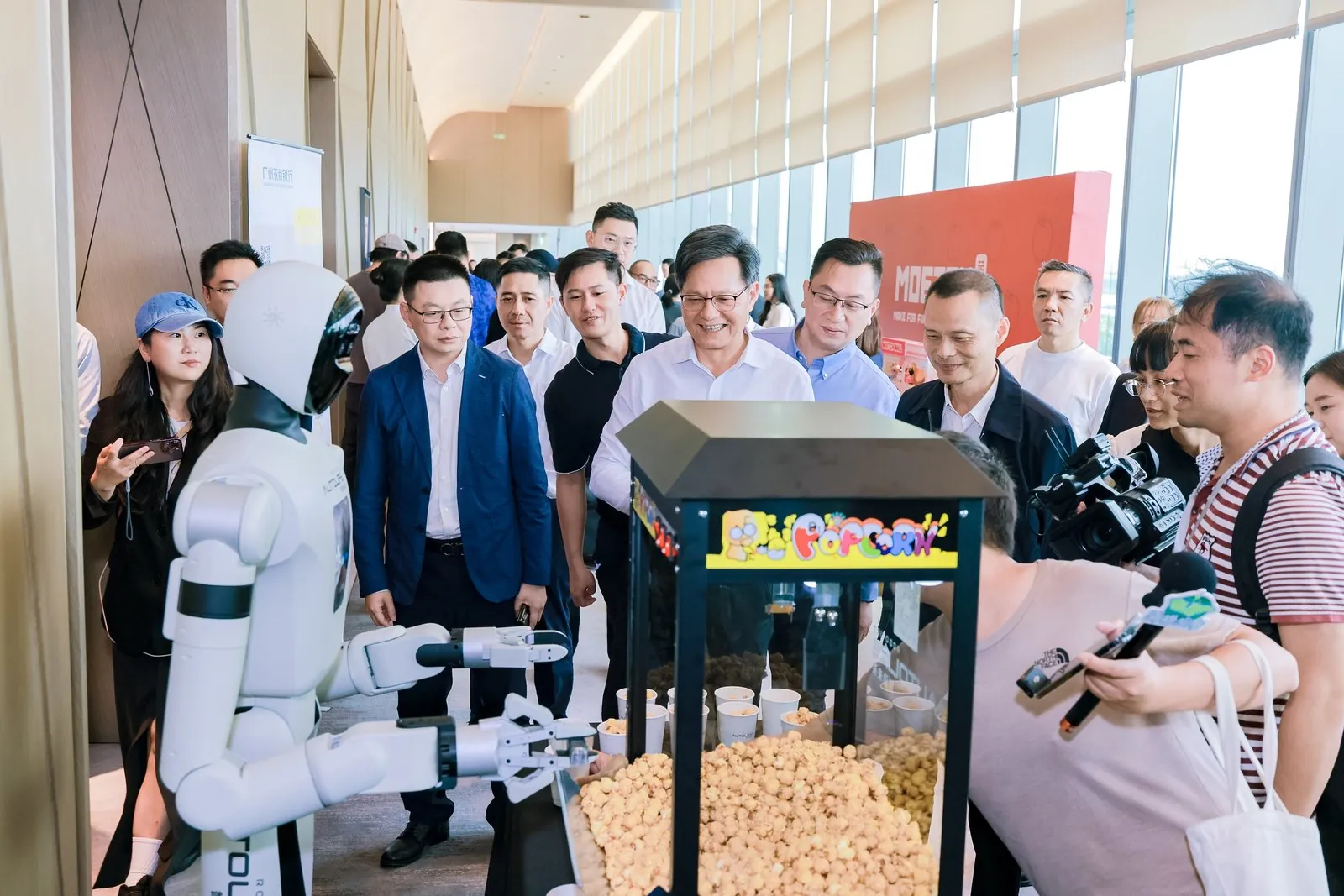 智动未来S2小智亮相广州咖啡产业交流会现场图片 3